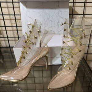 NEW NWT Jessica Rich clear pvc Cinderella boot w/gold trim Plush 4 in heel Sz: 6